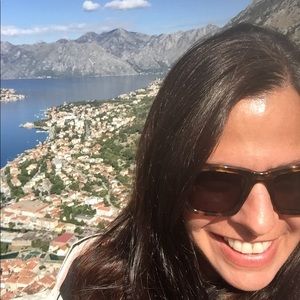 Meet your Posher, Jennifer